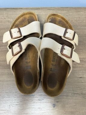 Birkenstock women’s 39 Cream Pearl Double Strap Sandals with Bronze Buckles
